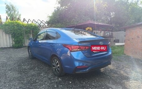 Hyundai Solaris II рестайлинг, 2017 год, 880 000 рублей, 4 фотография