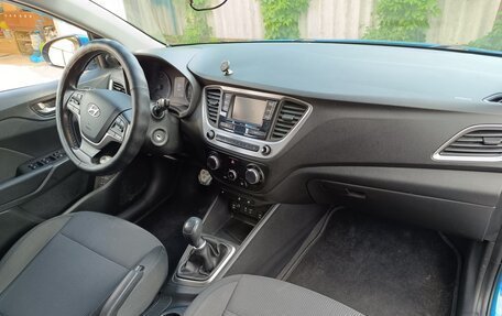 Hyundai Solaris II рестайлинг, 2017 год, 880 000 рублей, 17 фотография