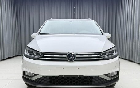 Volkswagen Touran III, 2022 год, 2 190 000 рублей, 2 фотография