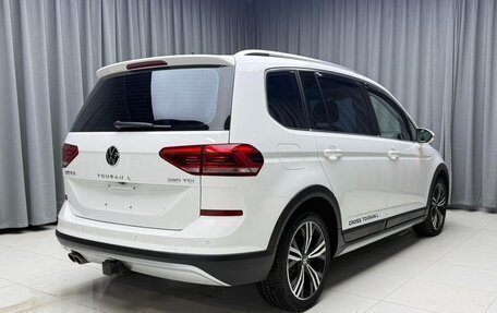 Volkswagen Touran III, 2022 год, 2 190 000 рублей, 4 фотография