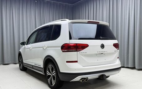 Volkswagen Touran III, 2022 год, 2 190 000 рублей, 6 фотография