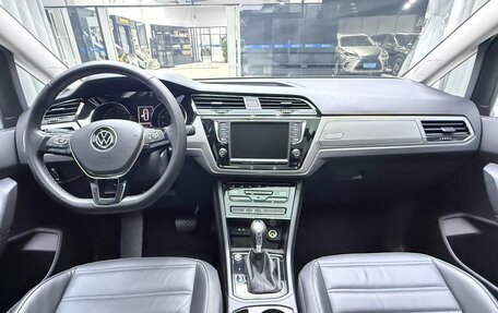 Volkswagen Touran III, 2022 год, 2 190 000 рублей, 7 фотография