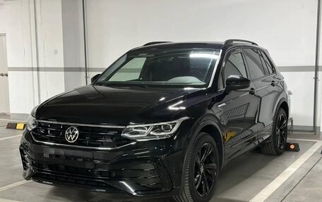 Volkswagen Tiguan II, 2023 год, 2 950 000 рублей, 1 фотография