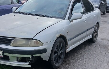 Mitsubishi Carisma I, 1998 год, 95 000 рублей, 3 фотография