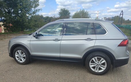 Volkswagen Tiguan II, 2018 год, 2 050 000 рублей, 3 фотография