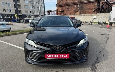 Toyota Camry, 2018 год, 2 112 000 рублей, 2 фотография
