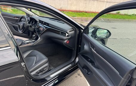 Toyota Camry, 2018 год, 2 112 000 рублей, 15 фотография