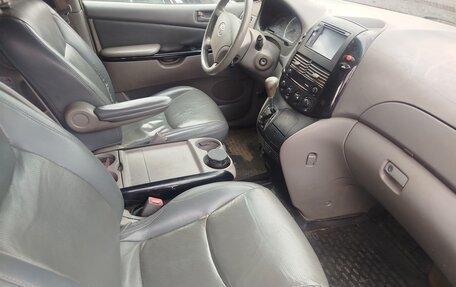 Toyota Sienna II рестайлинг, 2003 год, 850 000 рублей, 15 фотография