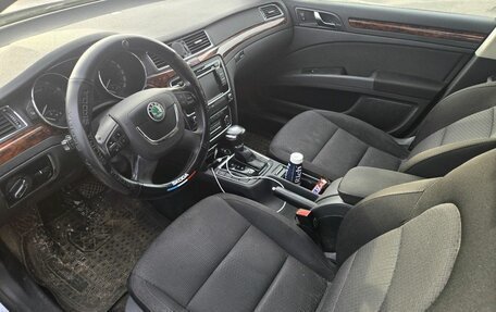 Skoda Superb III рестайлинг, 2011 год, 799 000 рублей, 5 фотография
