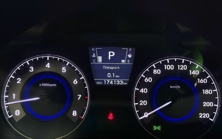 Hyundai Solaris II рестайлинг, 2011 год, 699 000 рублей, 28 фотография