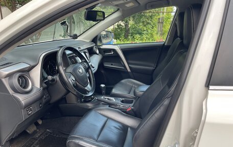 Toyota RAV4, 2016 год, 2 700 000 рублей, 5 фотография