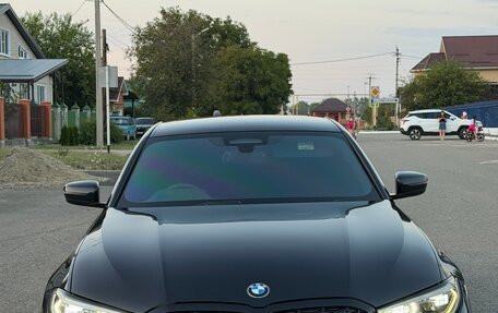 BMW 3 серия, 2019 год, 2 400 000 рублей, 1 фотография
