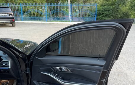 BMW 3 серия, 2019 год, 2 400 000 рублей, 18 фотография
