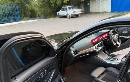 BMW 3 серия, 2019 год, 2 400 000 рублей, 19 фотография