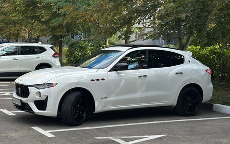 Maserati Levante I, 2017 год, 3 800 000 рублей, 3 фотография