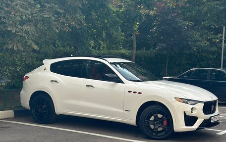 Maserati Levante I, 2017 год, 3 800 000 рублей, 19 фотография