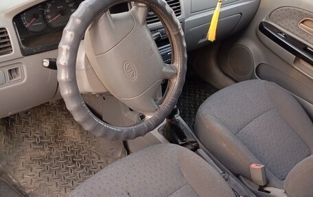KIA Rio II, 2003 год, 285 000 рублей, 6 фотография