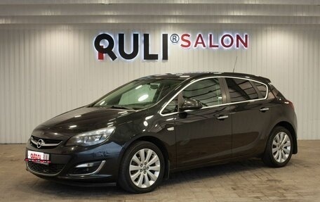 Opel Astra J, 2013 год, 920 000 рублей, 1 фотография