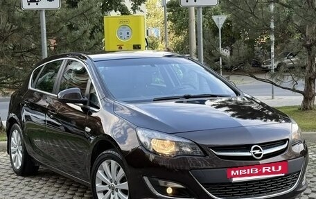 Opel Astra J, 2014 год, 900 000 рублей, 3 фотография