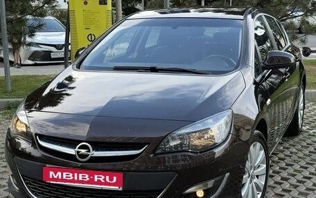 Opel Astra J, 2014 год, 900 000 рублей, 5 фотография