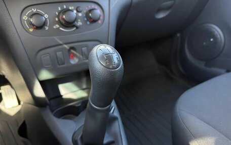 Renault Logan II, 2020 год, 1 100 000 рублей, 11 фотография