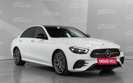 Mercedes-Benz E-Класс, 2020 год, 4 800 000 рублей, 7 фотография