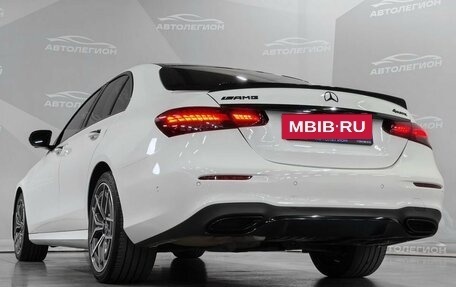 Mercedes-Benz E-Класс, 2020 год, 4 800 000 рублей, 29 фотография