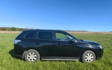 Mitsubishi Outlander III рестайлинг 3, 2012 год, 1 120 000 рублей, 8 фотография