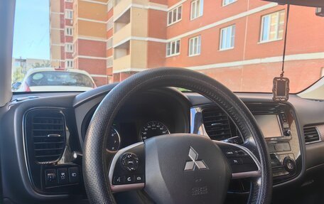 Mitsubishi Outlander III рестайлинг 3, 2012 год, 1 120 000 рублей, 13 фотография