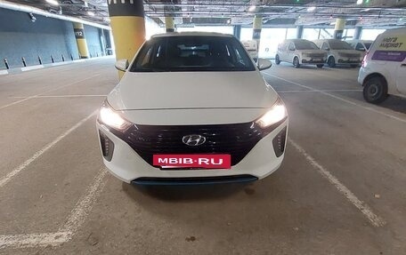Hyundai IONIQ, 2016 год, 1 650 000 рублей, 7 фотография