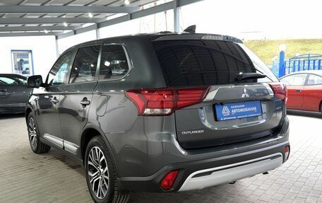 Mitsubishi Outlander III рестайлинг 3, 2021 год, 2 399 000 рублей, 3 фотография