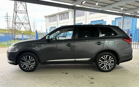 Mitsubishi Outlander III рестайлинг 3, 2021 год, 2 399 000 рублей, 2 фотография