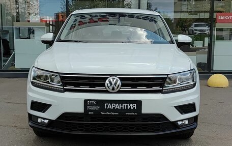 Volkswagen Tiguan II, 2020 год, 2 820 000 рублей, 2 фотография