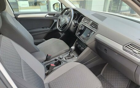 Volkswagen Tiguan II, 2020 год, 2 820 000 рублей, 13 фотография