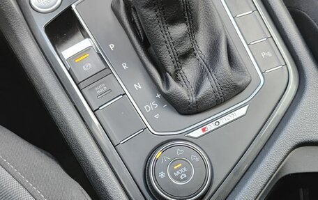 Volkswagen Tiguan II, 2020 год, 2 820 000 рублей, 24 фотография