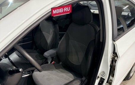 Hyundai Solaris II рестайлинг, 2013 год, 690 000 рублей, 13 фотография