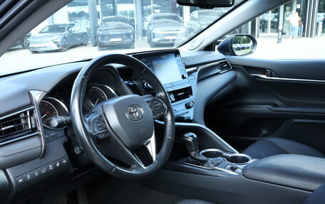 Toyota Camry, 2021 год, 3 400 000 рублей, 13 фотография