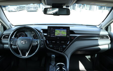 Toyota Camry, 2021 год, 3 400 000 рублей, 12 фотография