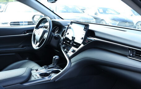 Toyota Camry, 2021 год, 3 400 000 рублей, 9 фотография