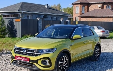 Volkswagen T-Roc I, 2023 год, 3 000 000 рублей, 1 фотография