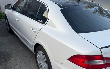 Skoda Superb III рестайлинг, 2010 год, 550 000 рублей, 3 фотография