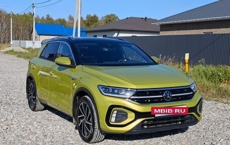 Volkswagen T-Roc I, 2023 год, 3 000 000 рублей, 2 фотография
