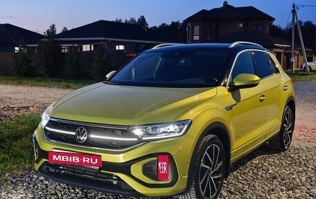 Volkswagen T-Roc I, 2023 год, 3 000 000 рублей, 3 фотография
