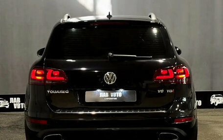 Volkswagen Touareg III, 2011 год, 1 990 000 рублей, 7 фотография