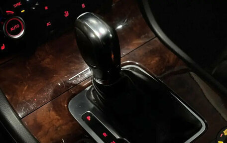 Volkswagen Touareg III, 2011 год, 1 990 000 рублей, 14 фотография