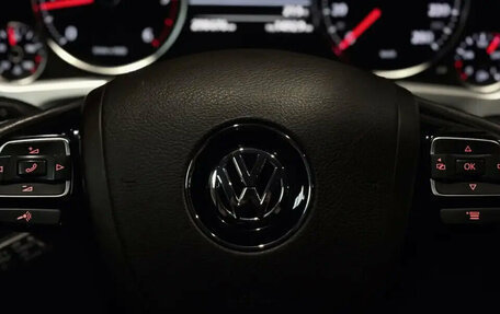 Volkswagen Touareg III, 2011 год, 1 990 000 рублей, 17 фотография