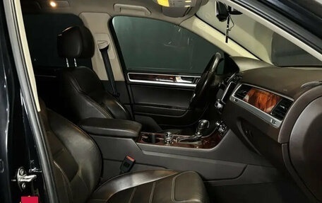 Volkswagen Touareg III, 2011 год, 1 990 000 рублей, 23 фотография