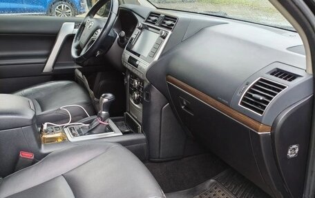 Toyota Land Cruiser Prado 150 рестайлинг 2, 2018 год, 5 350 000 рублей, 8 фотография