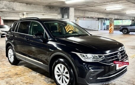 Volkswagen Tiguan II, 2021 год, 3 775 000 рублей, 2 фотография