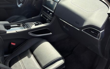 Jaguar F-Pace, 2019 год, 4 500 000 рублей, 5 фотография